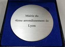 2019-01-medaille-mairie-Lyon-4eme-pour-Reseau-Sante-verso-Cliquer ici pour agrandir compost-reseau-sante-flyer-verso-b.JPG